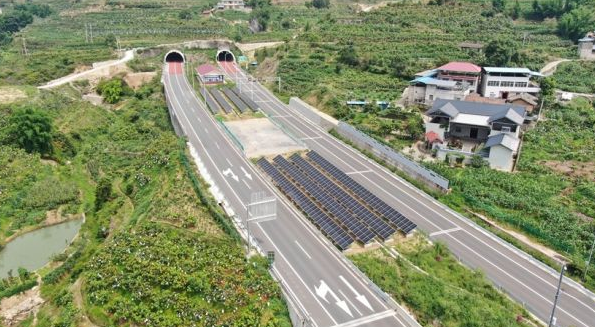 接高速、進校園、上車棚……多地“嘗鮮”光伏發(fā)電！政府表態(tài)：將全面推廣光伏應用